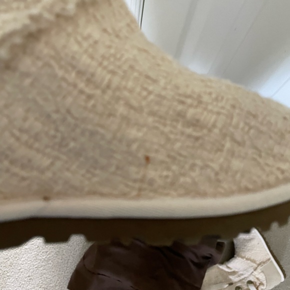 Ugg Australia Heirloom Cream Lace Up Boot Size 7 NEW - Picture 2 of 8